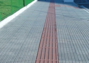 piso de concreto tátil direcional